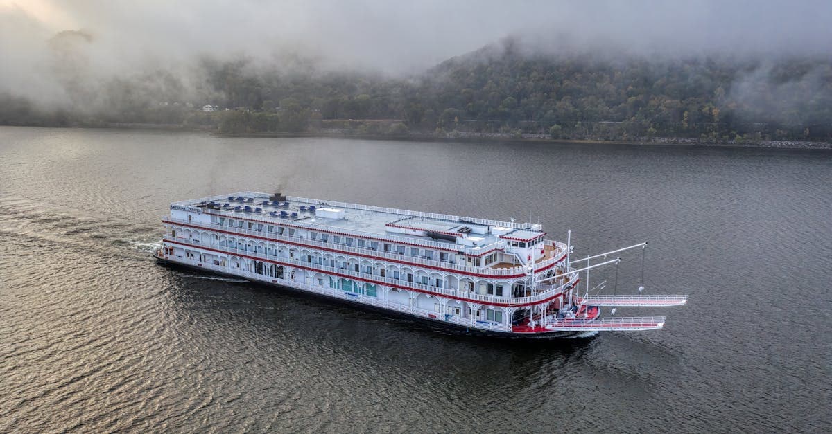 Cover Image for Explore the Heartland: Top Mississippi River Cruise Packages for Seniors